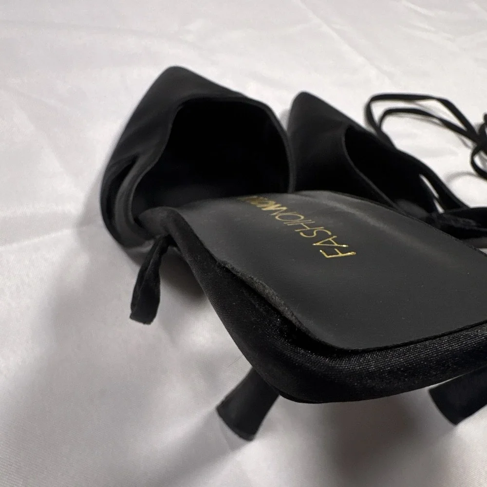 Fashion Nova Black Faux Suede Pointed Toe Strappy Ankle Wrap Heels Size 7